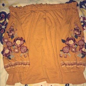 CUTE OFF-THE-SHOULDER SHIRT